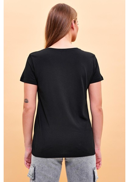 Kadın Boyfriend Siyah V Yaka Regular Fit Modal T-Shirt (Lyocell)