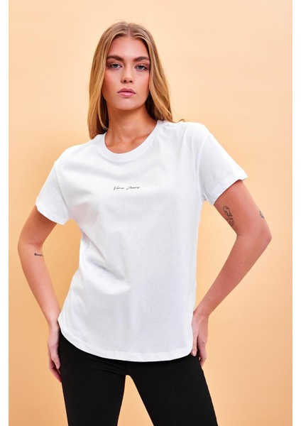 Kadın Mini Vena Logo Baskılı Beyaz Regular Fit T-Shirt fiyatları