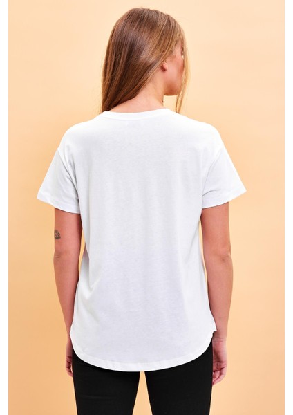 Kadın Mini Vena Logo Baskılı Beyaz Regular Fit T-Shirt fırsatları