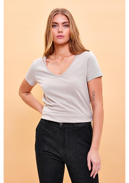 Kadın Boyfriend Gri V Yaka Regular Fit Modal T-Shirt (Lyocell) modelleri