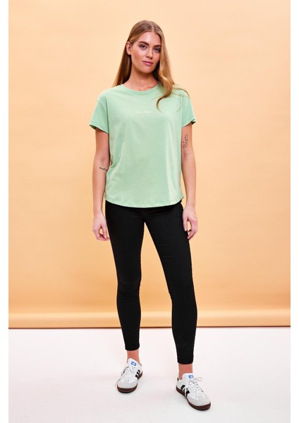 Kadın Mini Vena Logo Baskılı Çağla Regular Fit T-Shirt fırsatları