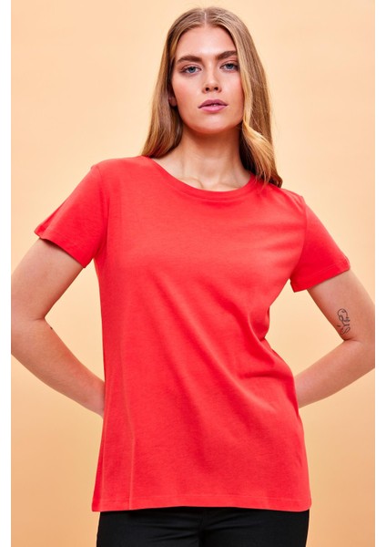 Kadın Boyfriend Kırmızı Bisiklet Yaka Regular Fit Modal T-Shirt (Lyocell)