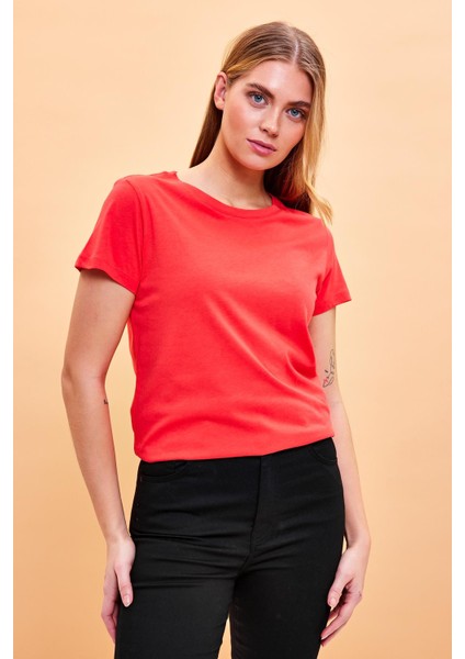 Kadın Boyfriend Kırmızı Bisiklet Yaka Regular Fit Modal T-Shirt (Lyocell) fiyatları