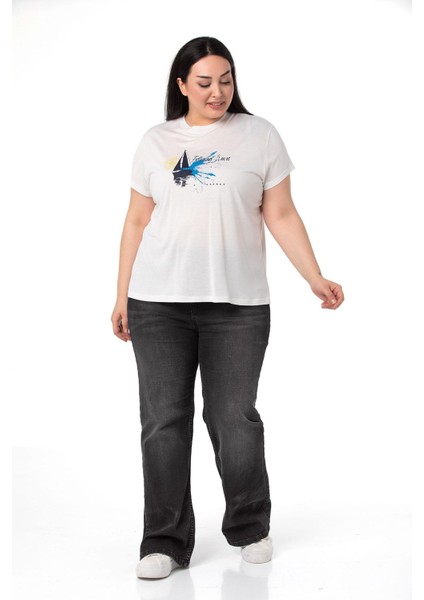 Büyük Yelken Baskılı Bisiklet Yaka Beyaz T-Shirt fiyatları