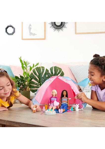 3+ Yaş Malibu ve Brooklyn Kampta Oyun Seti HGC18 Barbie 2'li