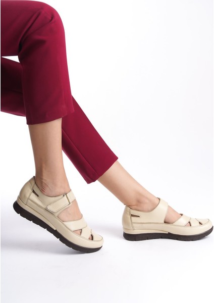 Deri Krem Günlük Kadın Sandalet TMD2024401 fırsatları