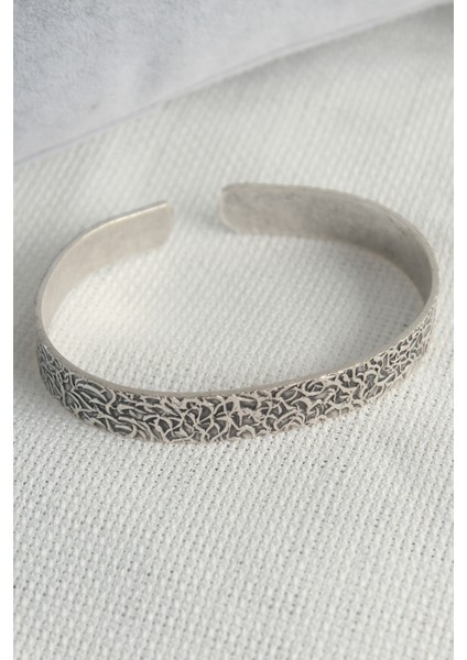 Otantik Model Gümüş Renk Işleme Detay Plaka Erkek Bileklik - EBJ240229W19827 fiyatları