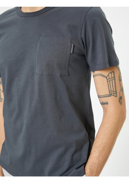 Bisiklet Yaka T-Shirt Cep Detaylı Kısa Kollu Pamuklu indirimleri