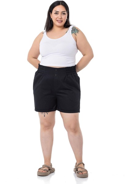 Büyük Beden Beli Yan ve Arkadan Lastikli Paçası Katlama Detaylı Gabardin Siyah Şort
