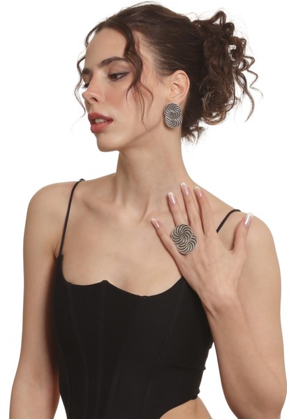 Kadın Antik Gümüş Kaplama Çivili Model Spiral Baskılı Küpe &yüzük Set modelleri