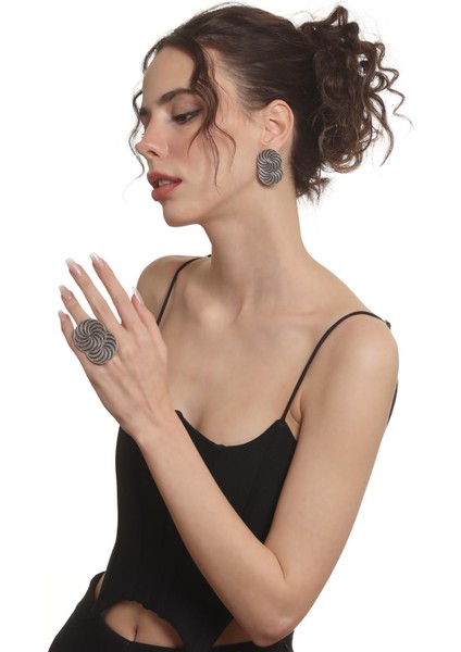Kadın Antik Gümüş Kaplama Çivili Model Spiral Baskılı Küpe &yüzük Set fırsatları