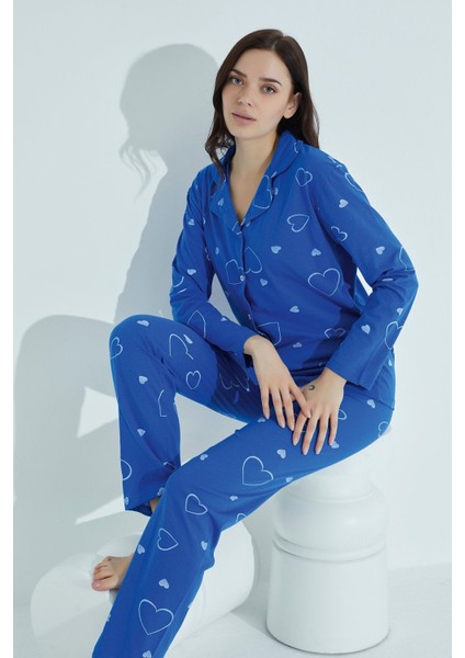 Kadın Saks Mavi Boydan Düğmeli Gömlek Yaka Kalp Desenli Pijama Takımı 958