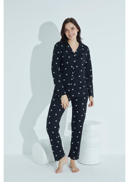 Kadın Siyah Boydan Düğmeli Gömlek Yaka Uzun Kollu Kalp Desenli Pijama Takımı 952
