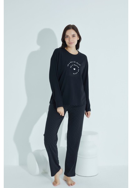 Kadın Siyah Bisiklet Yaka Uzun Kollu Yazılı ve Puantiyeli Desenli Pijama Takımı 959