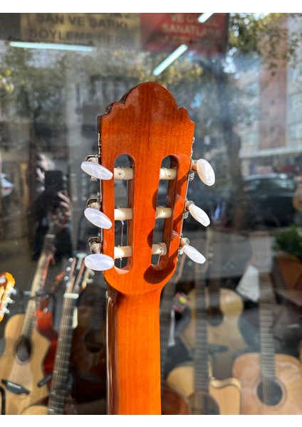 MC528 Klasik Gitar indirimleri