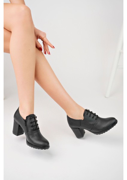 Fermuarlı Bağcıklı Siyah Cilt Kadın Ayakkabı modelleri