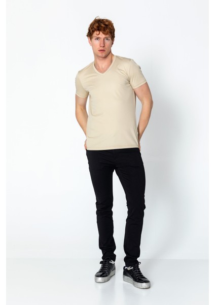 Erkek Fit Rahat Naylon V Yaka Seyahatlik T-Shirt
