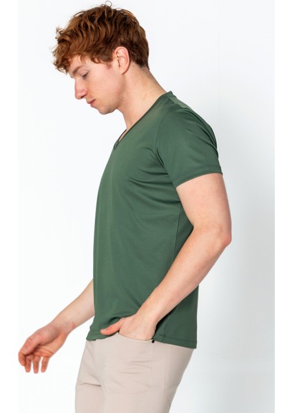 Erkek Fit Rahat Naylon V Yaka Seyahatlik T-Shirt modelleri