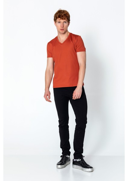 Erkek Fit Rahat Naylon V Yaka Seyahatlik T-Shirt fiyatları