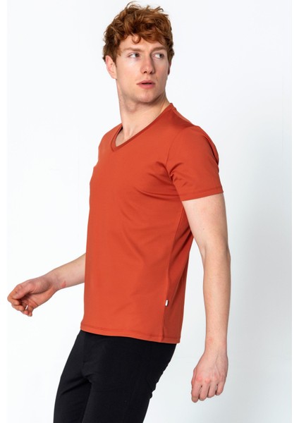 Erkek Fit Rahat Naylon V Yaka Seyahatlik T-Shirt fırsatları