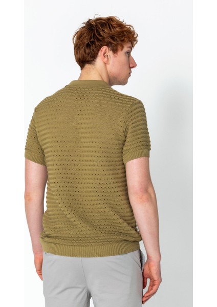 Erkek Fit Extra Rahat Düğmeli Polo Yaka Delikli T-Shirt indirimleri