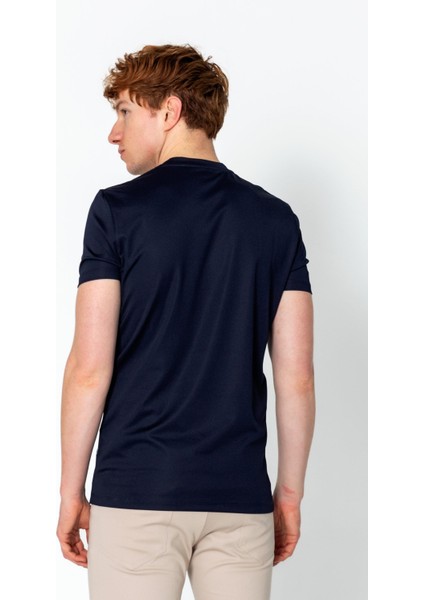 Erkek Fit Rahat Naylon V Yaka Seyahatlik T-Shirt indirimleri