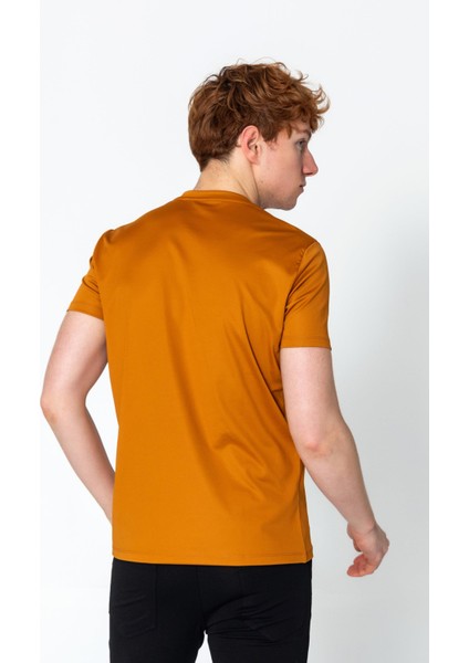 Erkek Fit Rahat Naylon V Yaka Seyahatlik T-Shirt indirimleri