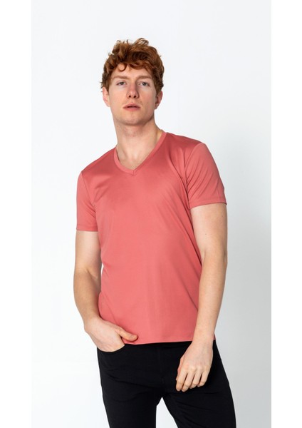 Erkek Fit Rahat Naylon V Yaka Seyahatlik T-Shirt fiyatları