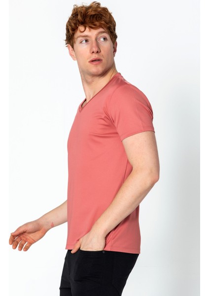 Erkek Fit Rahat Naylon V Yaka Seyahatlik T-Shirt modelleri