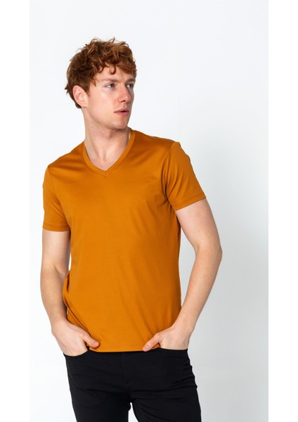 Erkek Fit Rahat Naylon V Yaka Seyahatlik T-Shirt fiyatları