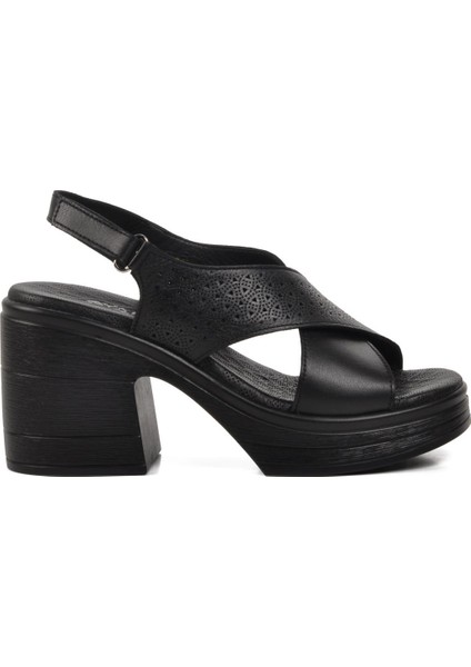523001 Siyah Deri Kadın Topuklu Sandalet fiyatları