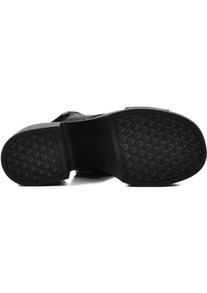 523001 Siyah Deri Kadın Topuklu Sandalet indirimleri