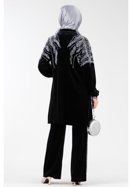 Yakası ve Omuzu Işlemeli Kadife Takım-Siyah indirimleri