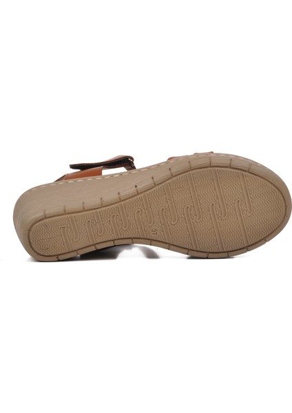 390243 Taba Kadın Dolgu Topuk Sandalet