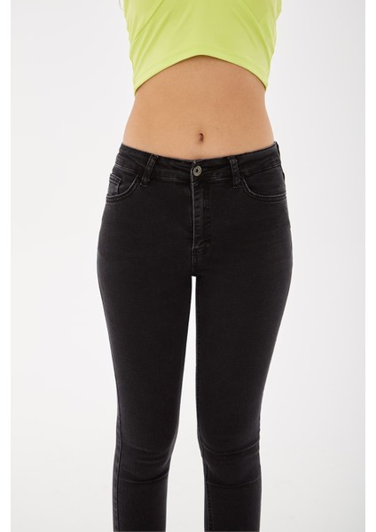 Pamuklu Skinny Fit Dar Paça Jeans Kot Pantolon 24Y0565K1 indirimleri