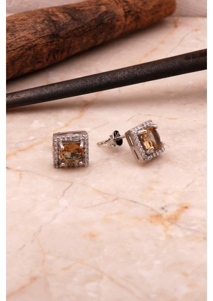 Renk Değiştiren Sultan Taşlı Rodyumlu Kare Gümüş Küpe 6847