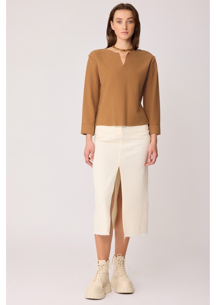 Kesik V Yaka Ters Dikiş Bluz