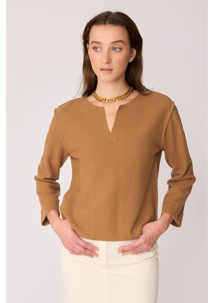 Kesik V Yaka Ters Dikiş Bluz fiyatları