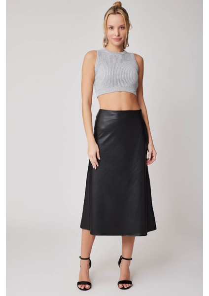 Yanı Fermuarlı Midi Boy Deri Etek