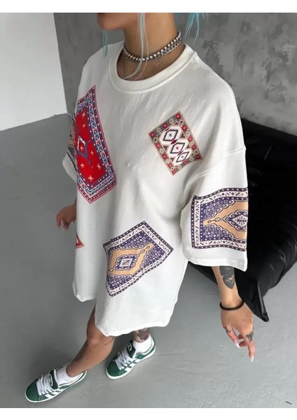 Unisex Kilim Desen Baskılı T-Shirt - Beyaz