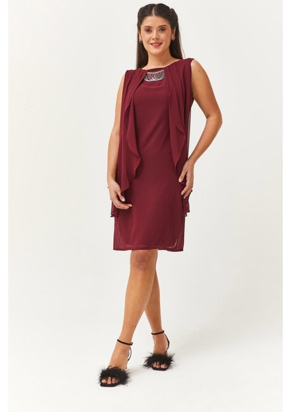 Kadın Büyük Beden Yaka Aksesuarlı Kolsuz Bordo Abiye & Davet Elbisesi fırsatları