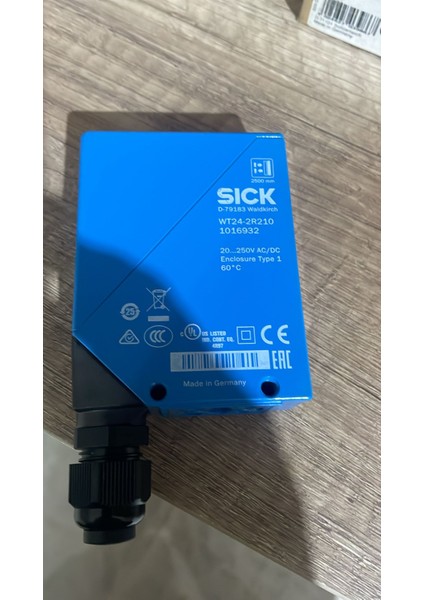 Sıck WT24-2R210-1016932 Cisimden Yansımalı Tip Fotosel