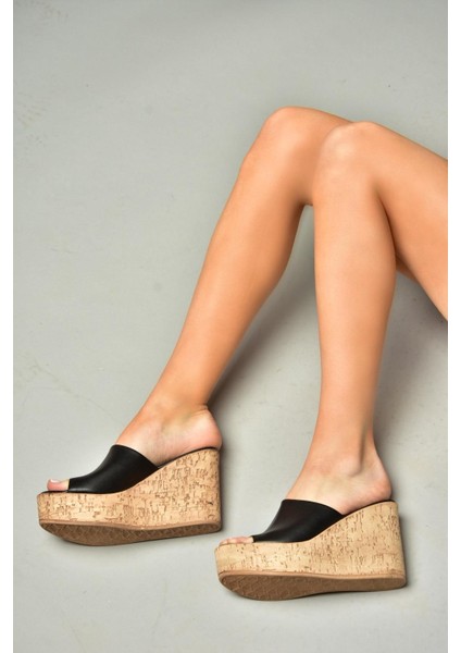 S996069909 Siyah Dolgu Tabanlı Kadın Terlik modelleri