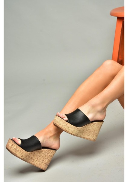 S996069909 Siyah Dolgu Tabanlı Kadın Terlik fırsatları