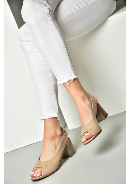 P555452903 Vizon Deri Kalın Topuklu Kadın Sandalet fiyatları