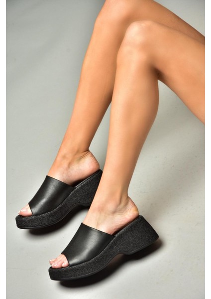 S996741209 Siyah Kalın Tabanlı Kadın Terlik modelleri