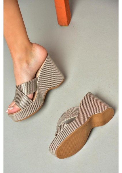 S250101409 Platin Dolgu Tabanlı Kadın Terlik fiyatları