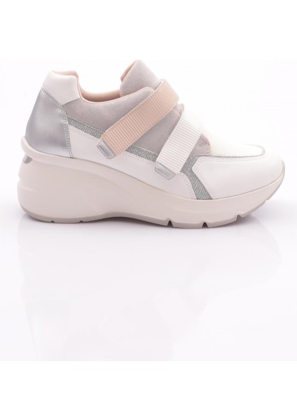 62169 Kadin Cirtli Spor Ayakkabi