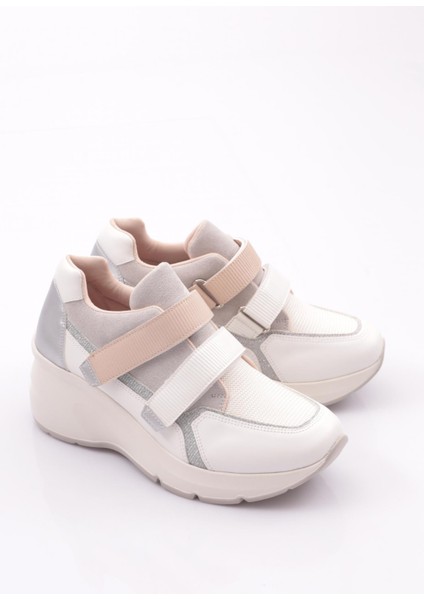 62169 Kadin Cirtli Spor Ayakkabi
