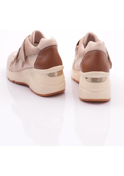 62169 Kadin Cirtli Spor Ayakkabi